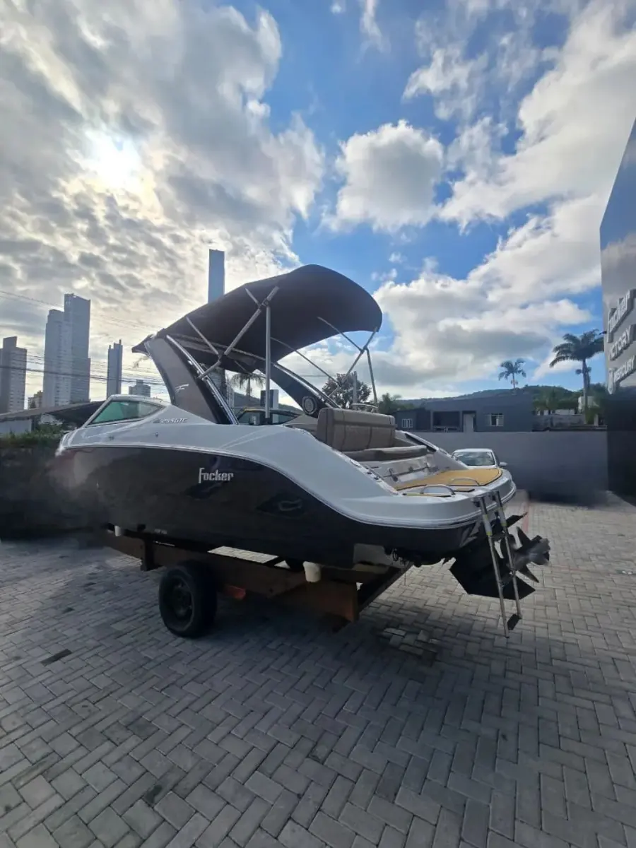 Focker 255 GTC seminova — imagem principal
